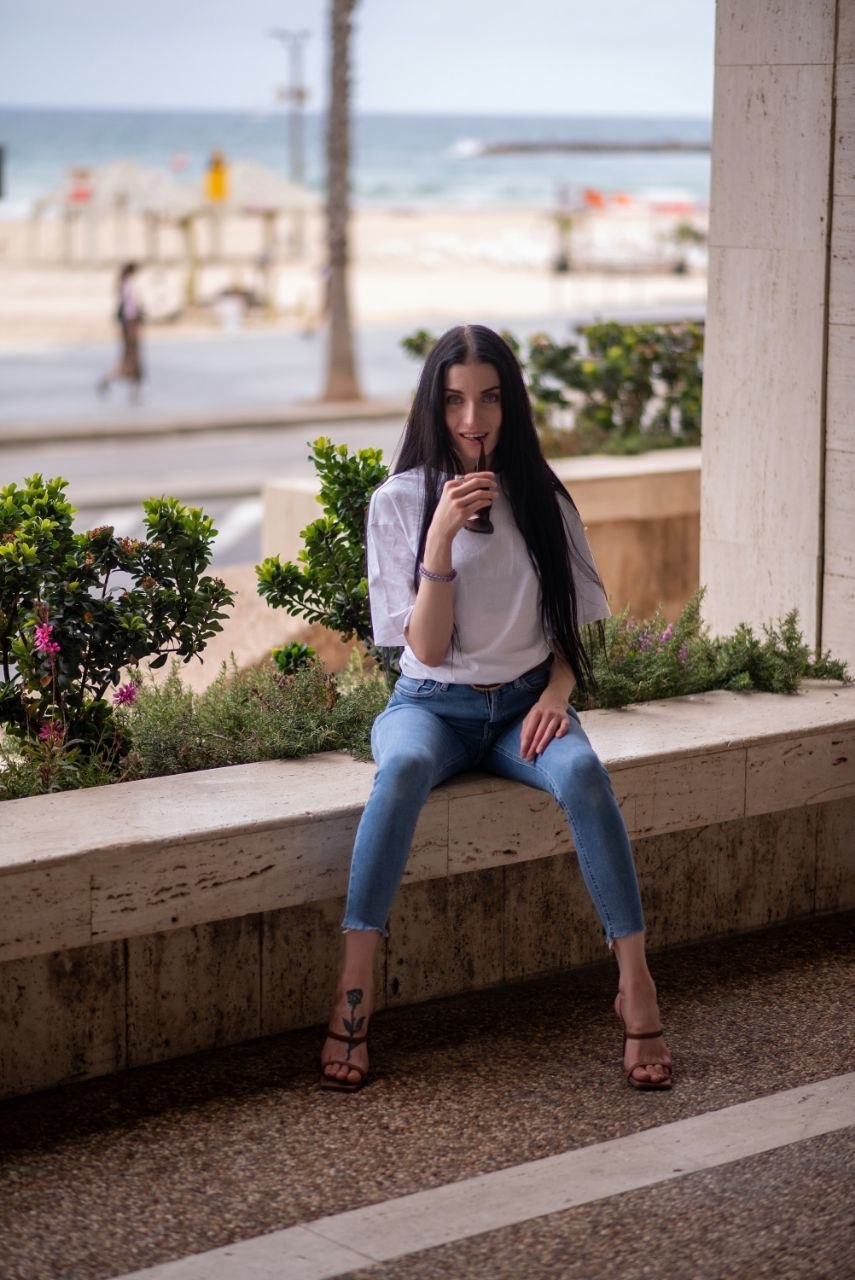 ליזה – בתל אביב בת 25 בחורה משגעת כוסית
