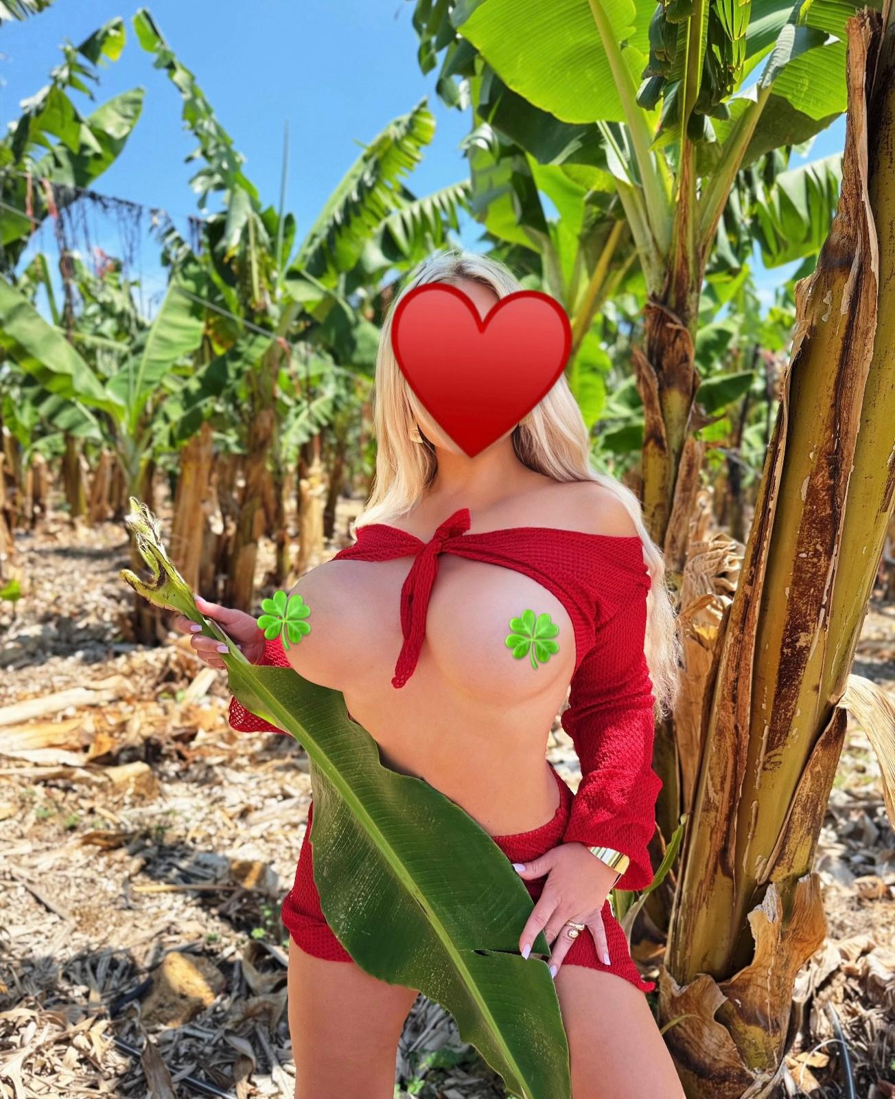 סופיה בלונדינית אישה משגעת – בחיפה