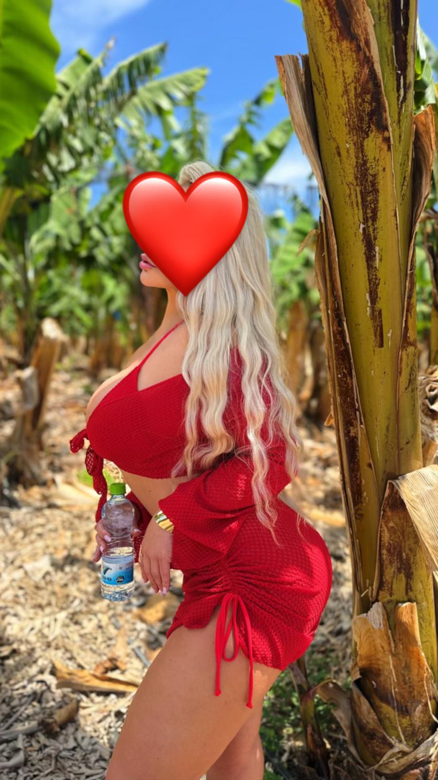 סופיה בלונדינית אישה משגעת – בחיפה