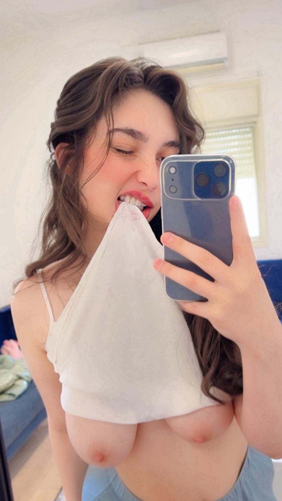 פרולה – נתניה- 20 ברזילאית תיירת