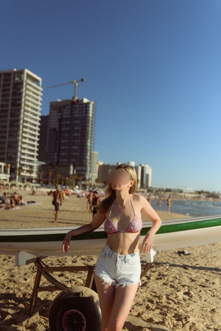 קרוליינה – תל אביב – סקסית בת 32 בלונדה